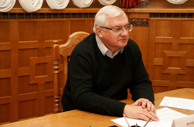 Александр Фомин провел заседание комитета по жилищной политике и ЖКХ