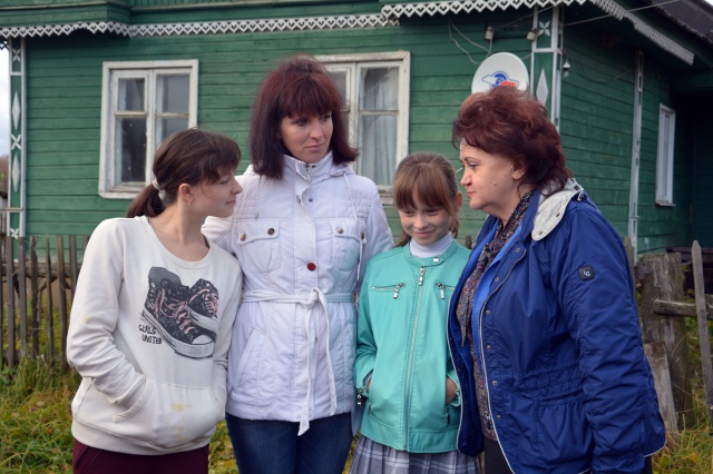 Ирина Крысина оказала помощь погорельцам