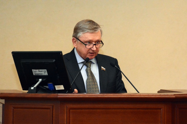 Владимир Гришин высказал предложения по улучшению финансирования ремонта и содержания дорог  
