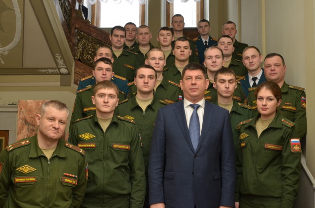 Военнослужащие Тейковской ракетной дивизии побывали в областной Думе