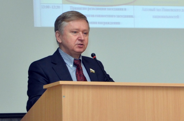 Владимир Гришин рассказал детям о принципах безопасности дорожного движения