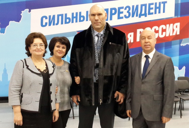 Анна Малышкина займется сбором подписей в поддержку Владимира Путина