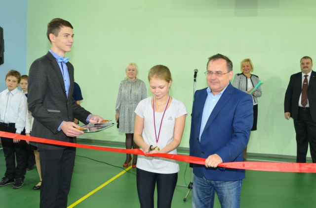 В школах Заволжского района открылись отремонтированные спортзалы