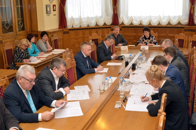 В региональном парламенте предложили перераспределить меры господдержки предпринимателей