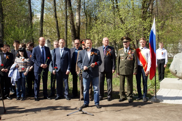 Александр Шаботинский принял участие в торжественном митинге в честь Дня Победы