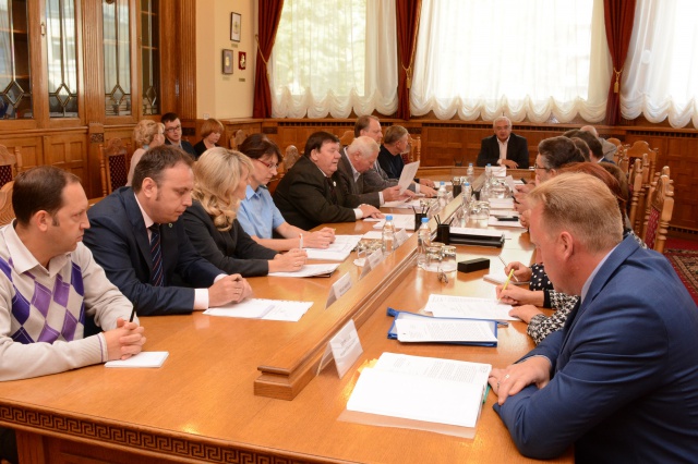 Вопрос перехода на новую систему обращения с ТКО обсудят в региональном парламенте