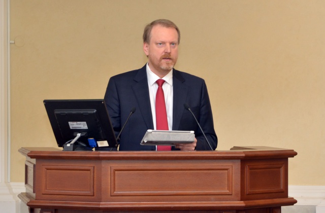 Роман Ефремов предложил региональному Правительству усилить меры поддержки жилищного строительства