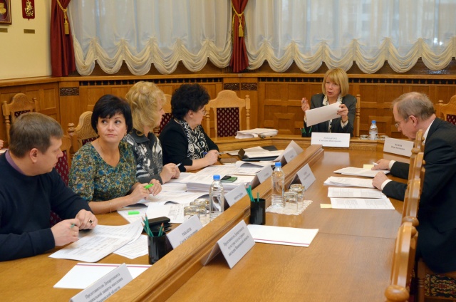 Продолжается обсуждение социальной части законопроекта об областном бюджете