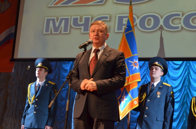 Власти региона поздравили спасателей с профессиональным праздником