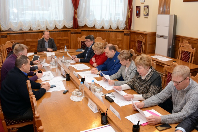 Ситуацию в лесном хозяйстве обсудили в региональном парламенте 