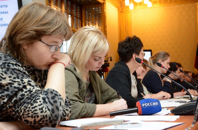 Члены комитета по жилищной политике и ЖКХ ответили на вопросы журналистов
