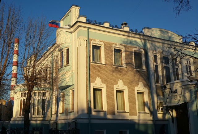 Виктор Смирнов поздравил Людмилу Добрякову с юбилеем